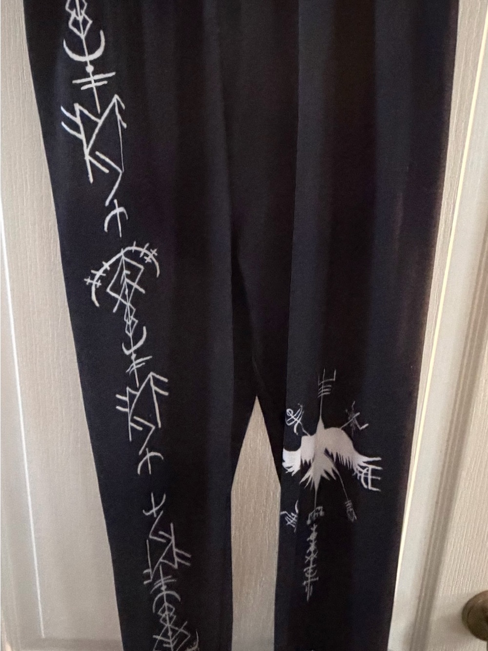 Y2K teen leggings with White Graphic Detailing